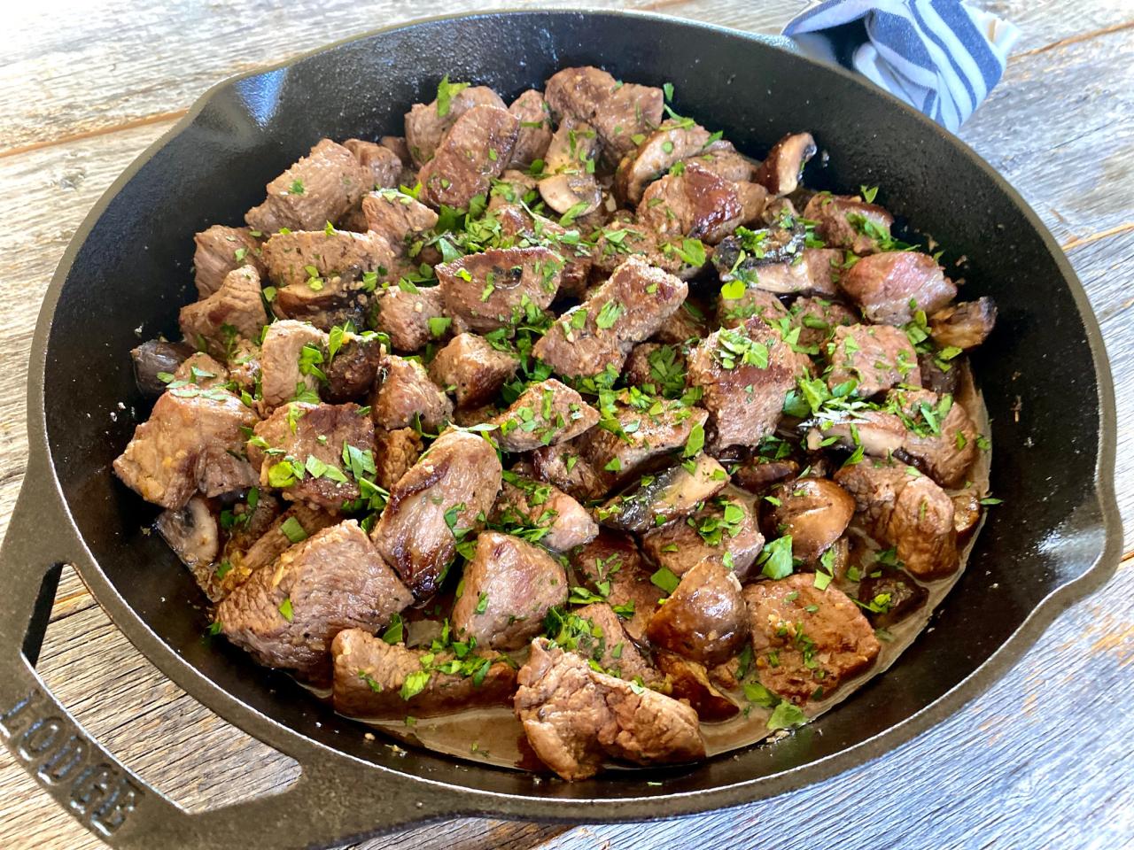 Garlic steak bites